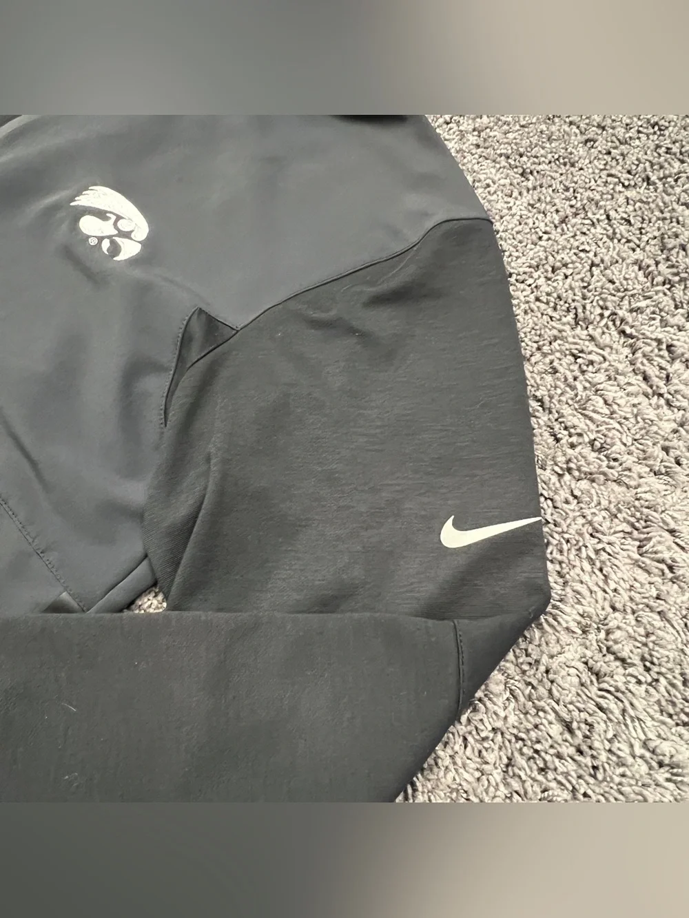 Nike Iowa Hawkeyes Golf Pullover Men’s Medium Black Gold Half Zip Team Issued